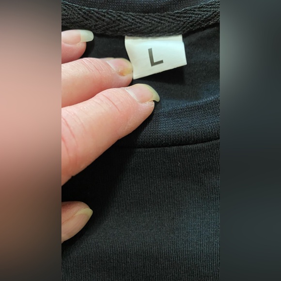 LG men’s T-shirt black washed, but never worn run small size more like a medium - Picture 5 of 5